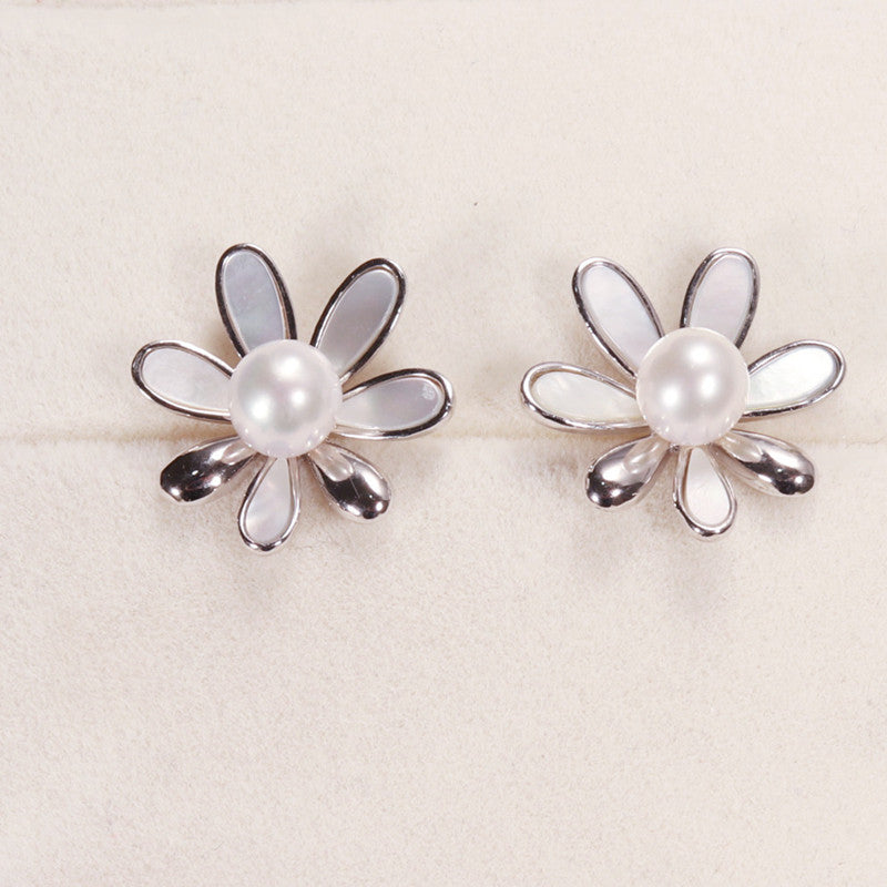 Perfect Circle Strong Light Freshwater Pearl Ear Studs S925 Silver Daisy Light Luxury Everyday Joker Pearl Earrings One Piece Dropshipping Pearl earrings