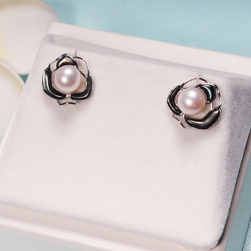 SOURCE Manufacturer Camellia Pearl Ear Studs S925 Sterling Silver Earrings Classic Style French Earrings One Piece Dropshipping Pearl earrings