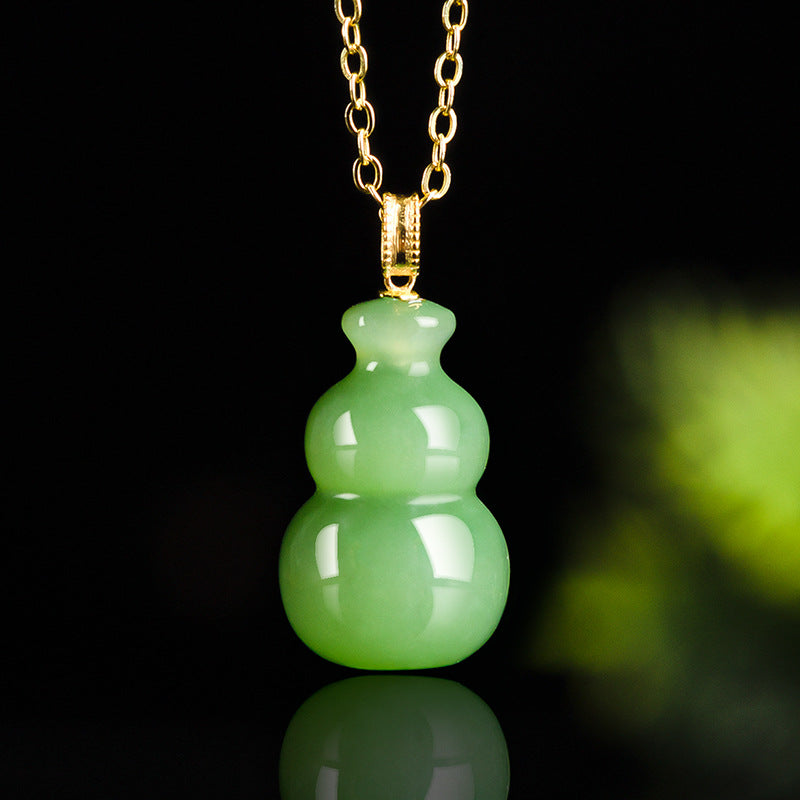 Old Hotan Jade jasper spinach green three-dimensional gourd pendant 18k gold buckle inlaid with natural jade pendant Hetian jade