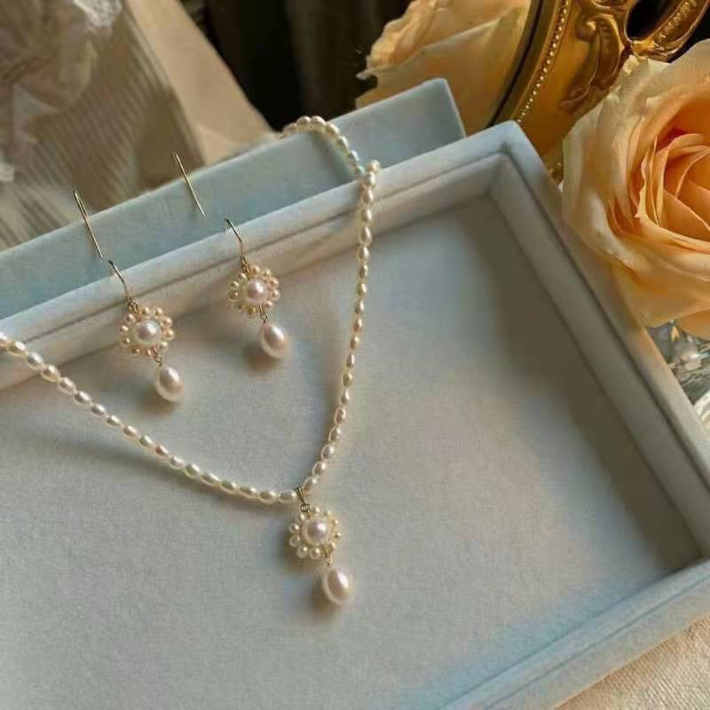 Factory Direct Supply Freshwater Pearl Suit French Elegant SUNFLOWER Style Stud Earrings Necklace Wholesale Delivery Pearl Necklace